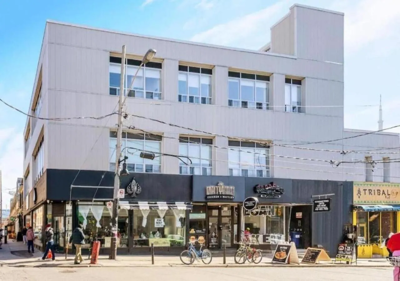 Great Kensington Market 2Br Apartment Toronto