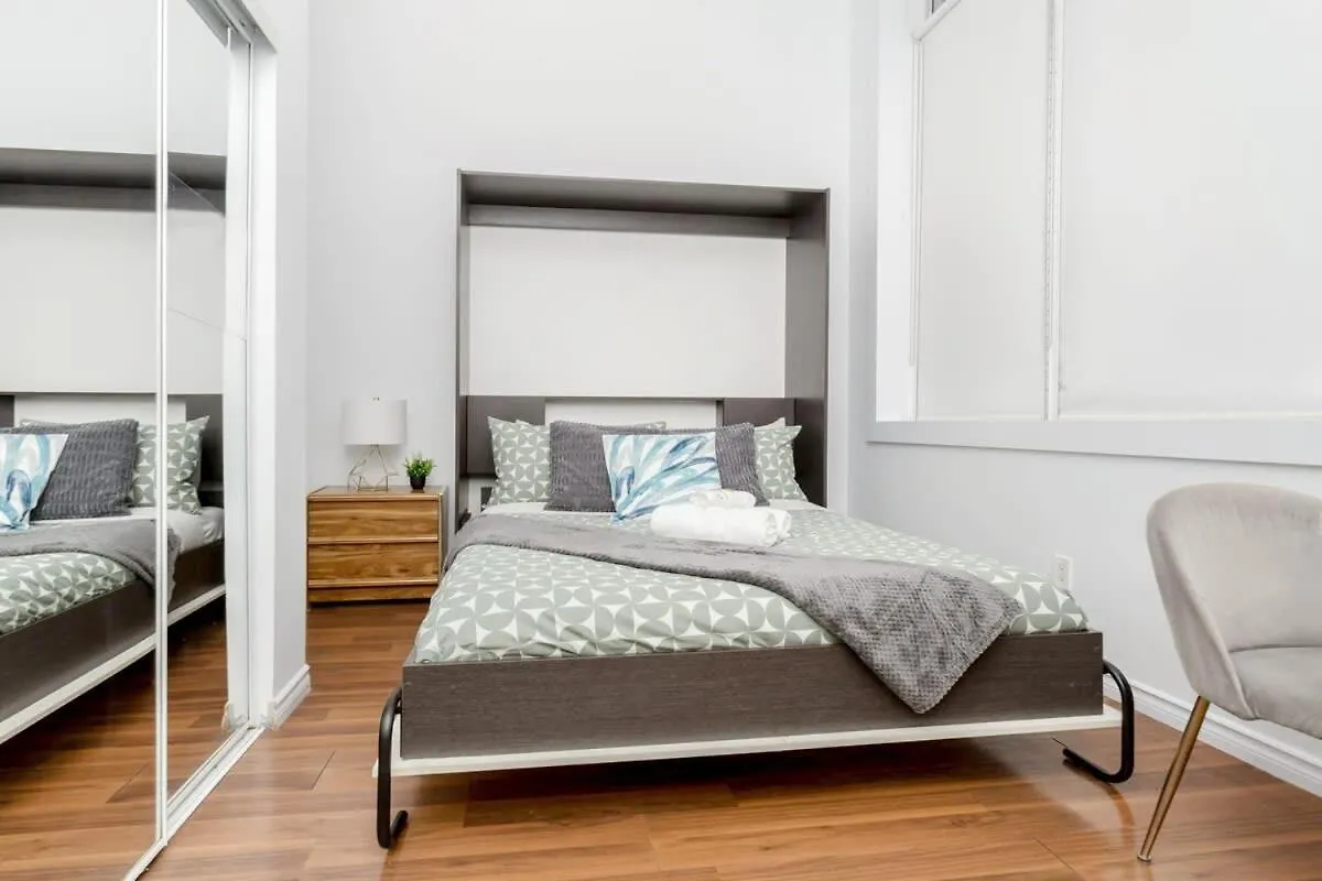 Great Kensington Market 2Br Apartment Toronto
